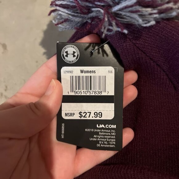 Under Armour‎ Women’s Beanie Winter Hat with Pom Pom 2 in 1 NWT - Picture 4 of 4